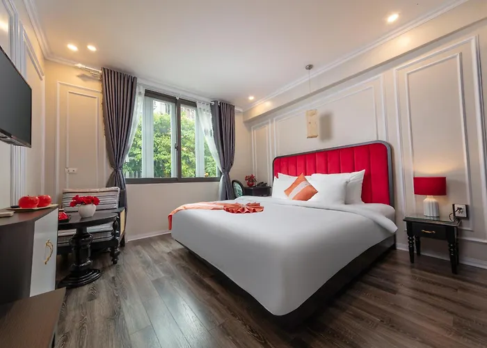 Omina Hotel&Travel