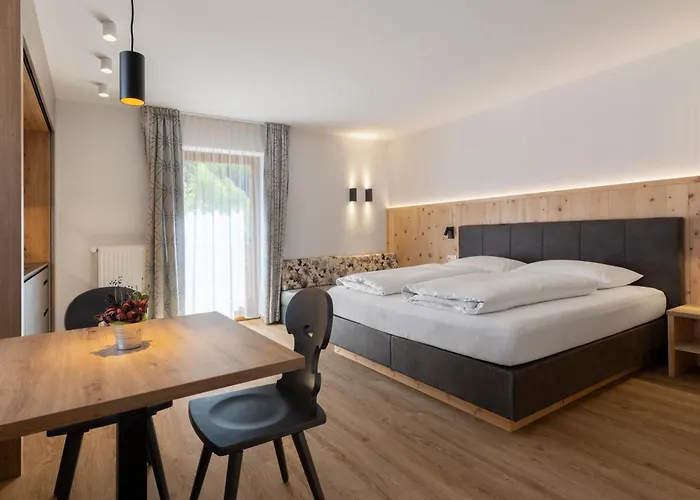 Zur Bruecke Apartments And Rooms - Your Home In Heart Of South Tyrol, With Brixencard Fortezza
