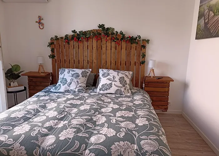 LE CHABASSOLE CHAMBRES D'HÔTES - Massages - Jacuzzi - Sauna - GORGES DU VERDON Aiguines