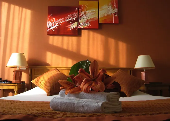 Melun Hotels