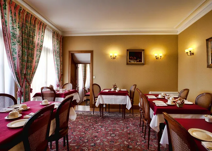 Logis Hotel Belle Epoque Beaune 