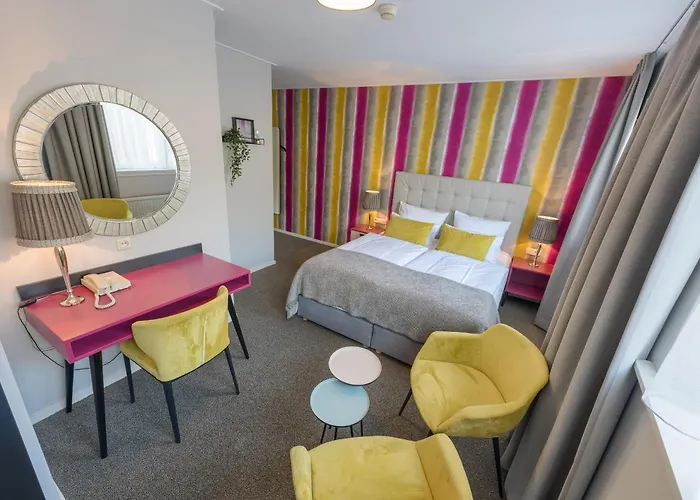 Hotels in Den Hoorn (North Holland)