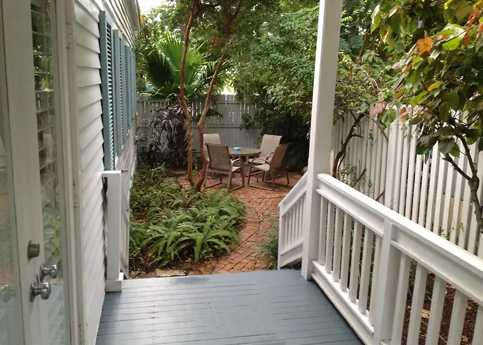 Paradise Inn - Adult Exclusive Key West