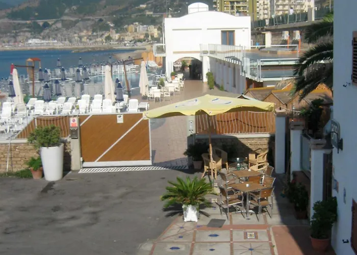 Beach Hotel 14Leoni B&B Salerno