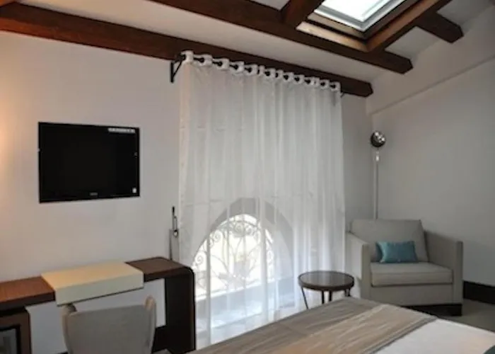 Hotel Palazzo Fortunato SantʼAgata di Militello