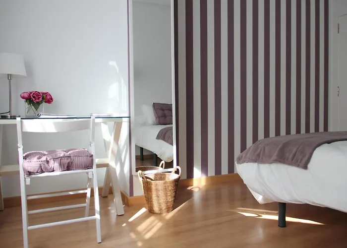 7 Moons B&B Valence