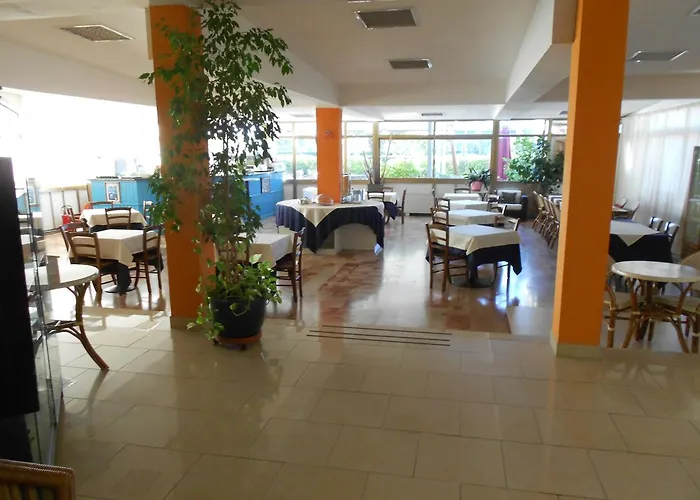 Hotel Tenda Rossa Marina Di Carrara