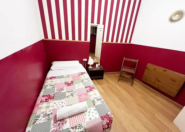 Hostal La Casa De La Plaza Madri