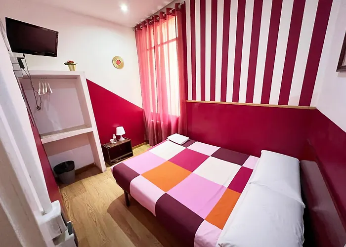 Hostal La Casa De La Plaza Madri