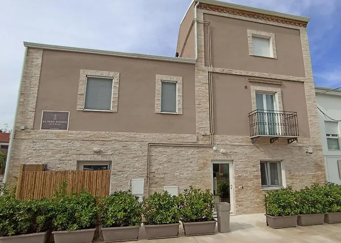 Al Faro Bianco B&B e Residence con parcheggio Vasto