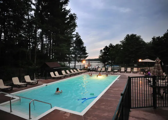 Sunset Bay Resort & Suites Lake Delton