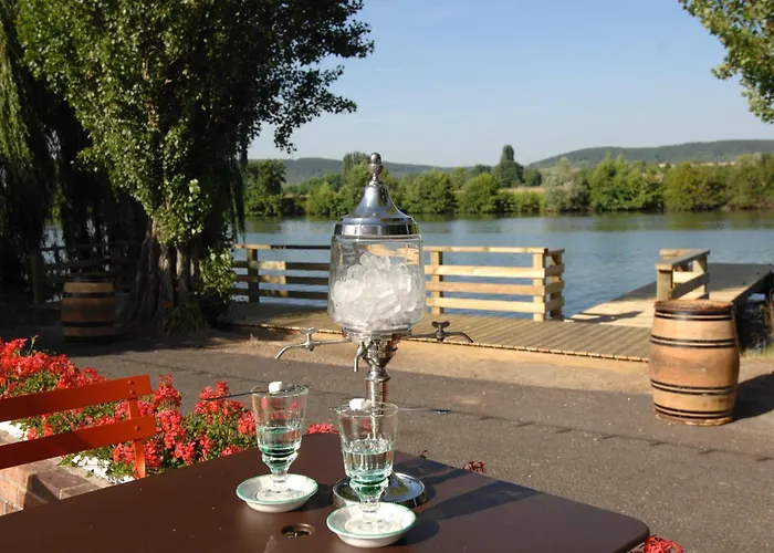 Saint-Pierre-la-Garenne Hotels