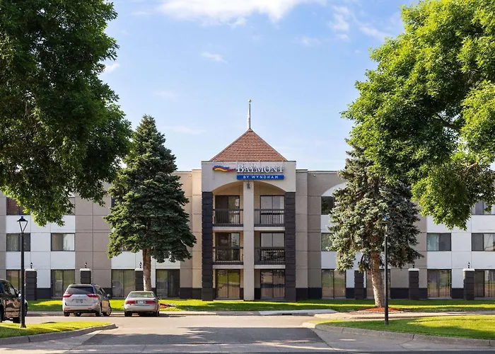 Baymont By Wyndham Shakopee Hotel