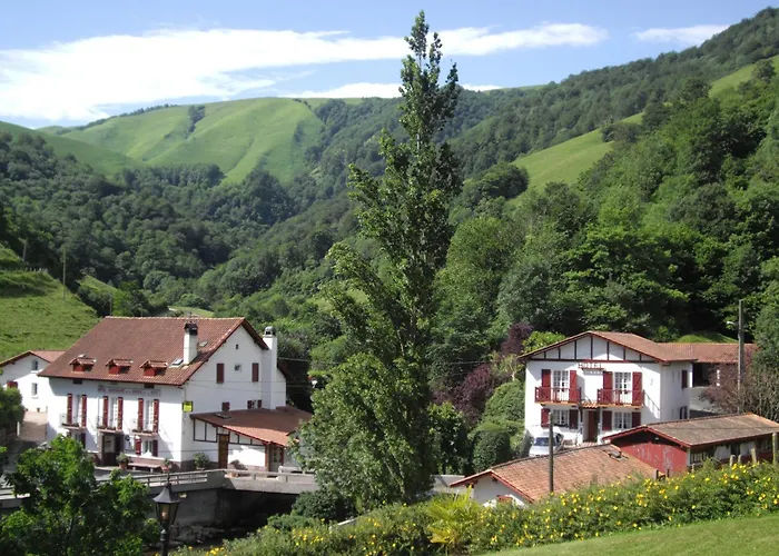Hôtels à Estérençuby