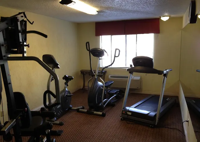 Baymont By Wyndham Midland Airport Hotel