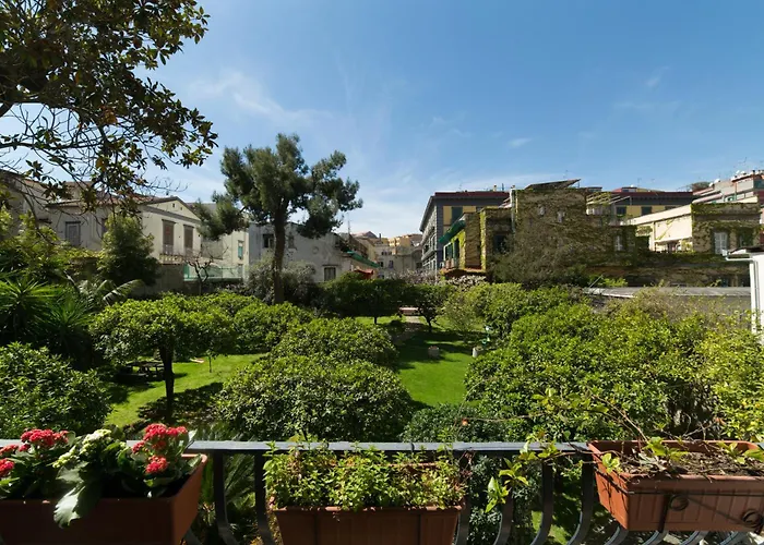 The Bellini House By House In Naples Bed and Breakfast