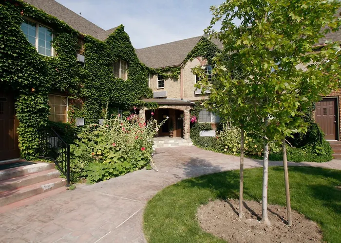 Black Swan Inn Luxurious Theme Rooms