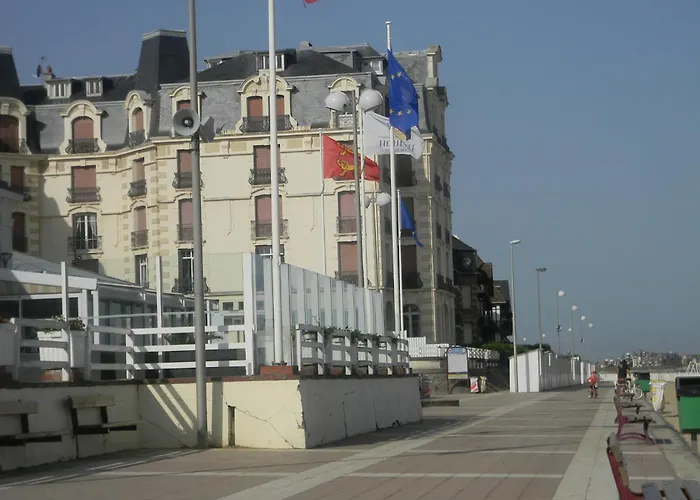 À l'Approche de la Mer Houlgate