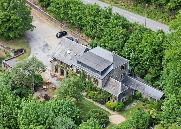 Hôtels à Rochehaut
