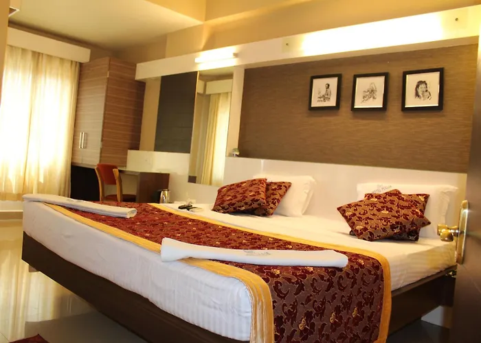 Hotel Pooja International