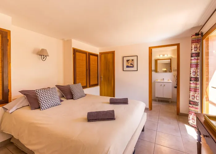 Hotels in Celles (Languedoc-Roussillon)