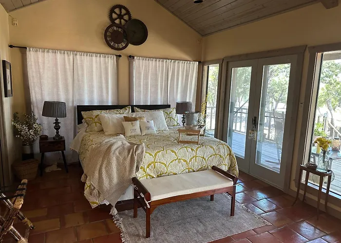 Around The Bend Bungalow Fredericksburg