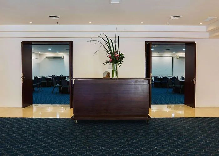 Dazzler By Wyndham Buenos Aires San Martin Hotel