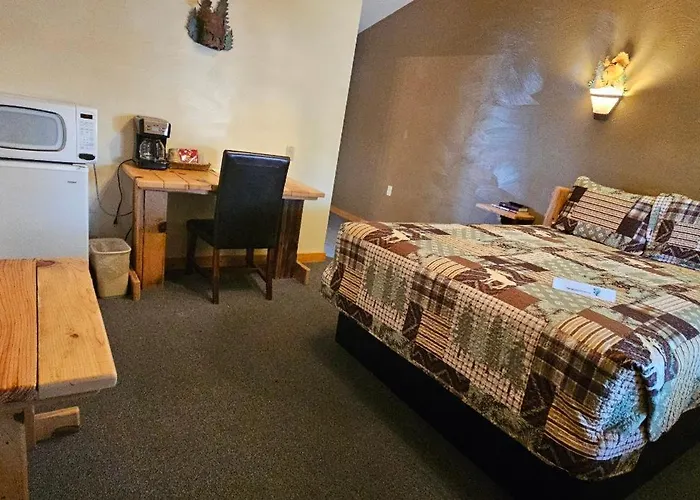 Nine Pines Motel