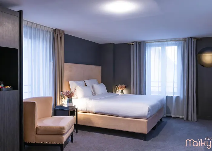Montlivault Hotels