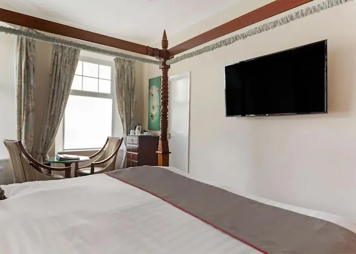 Hotels in Falmouth