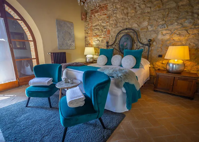 Hotels in Montefollonico