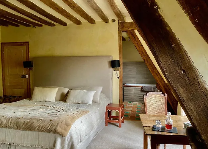 Saint-Paterne Hotels