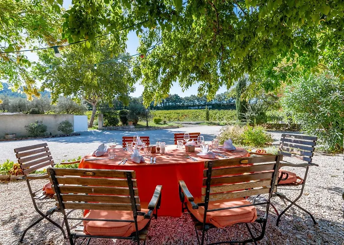Seguret Hotels