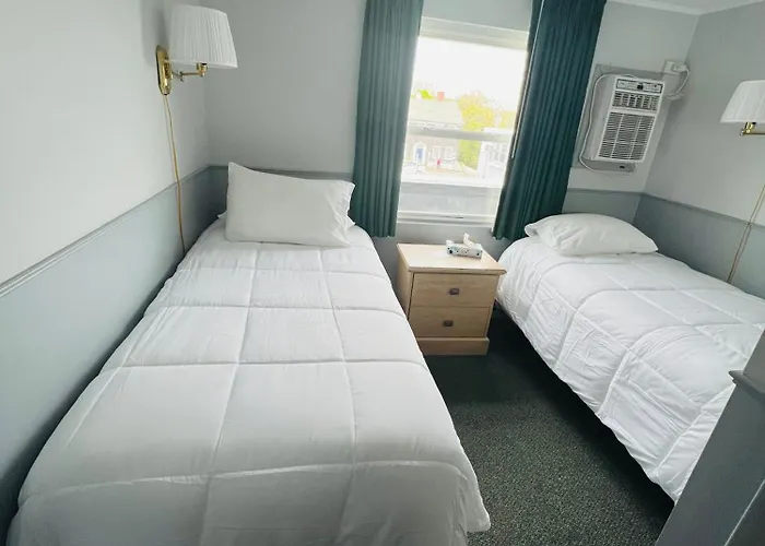 Vineyard Haven Hotels
