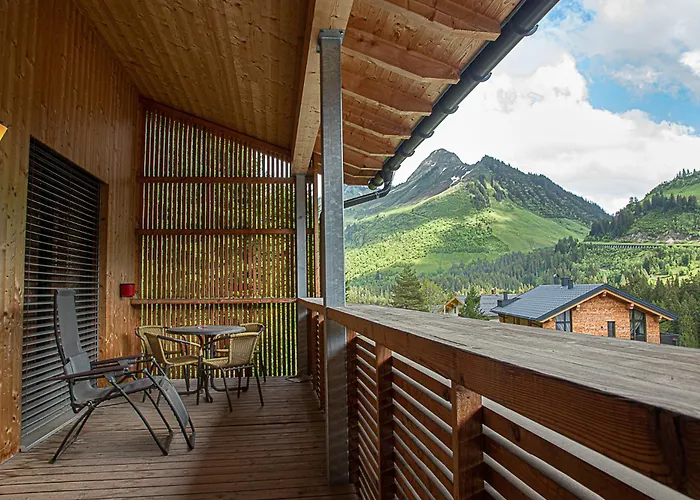 Das alpine Lifestyle Berghotel Madlener Damüls