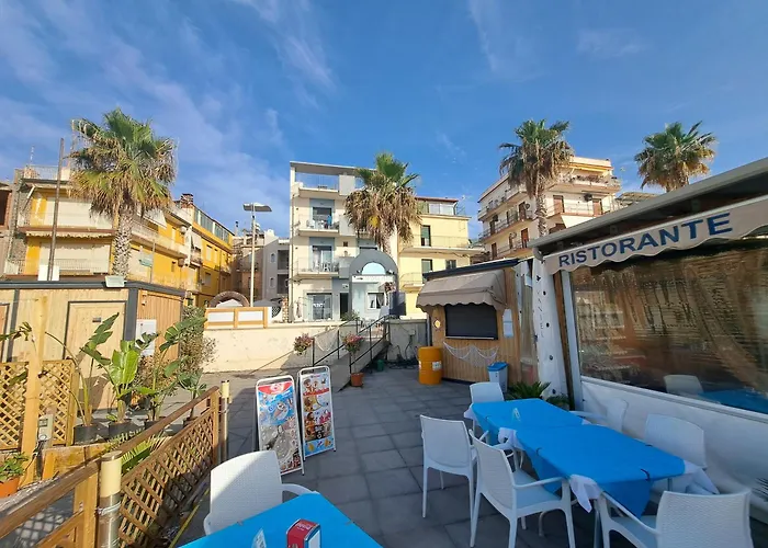 Maniel Beach Hotel