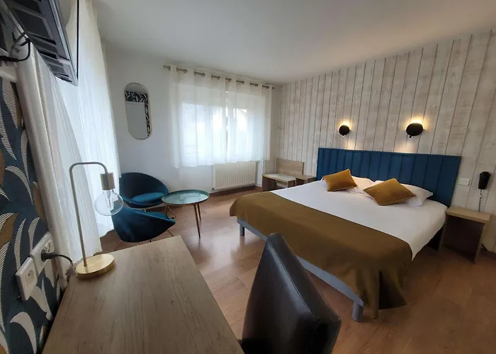 Brit Hotel des Halles Concarneau