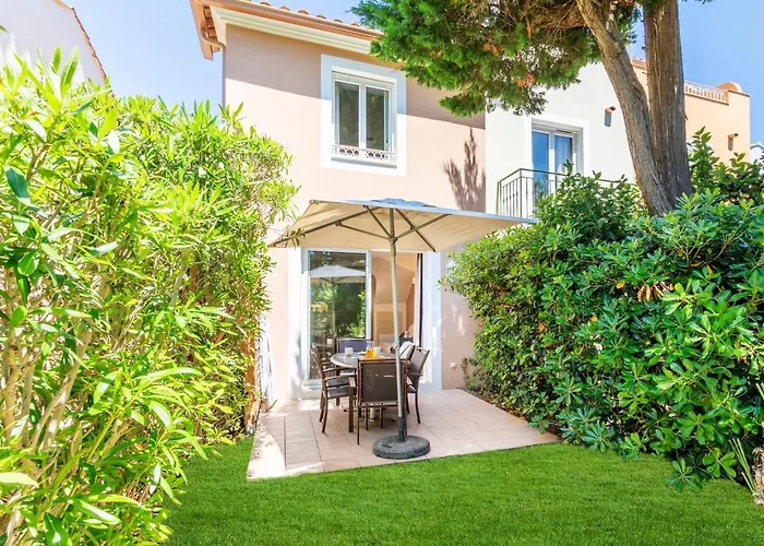 Résidence Pierre&Vacances le Hameau de la Pinède Hyères
