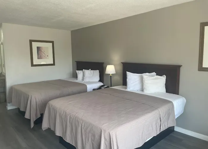 Camden West Inn