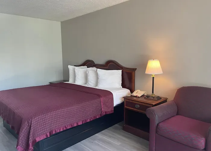 Camden West Inn