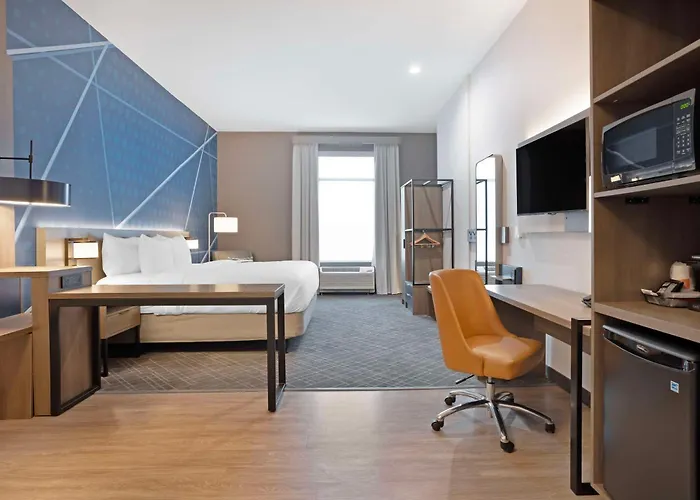 Mountain Grove Hotels