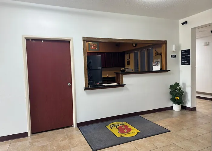 Super 8 By Wyndham Mason City