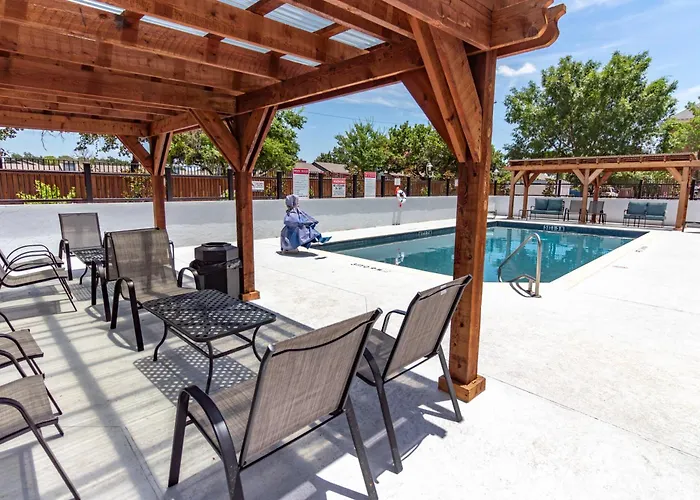 Hampton Inn & Suites Denton