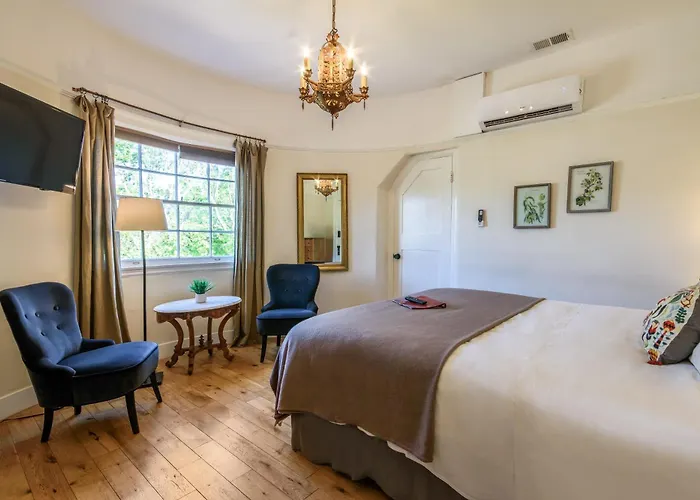 Cedar Gables Inn