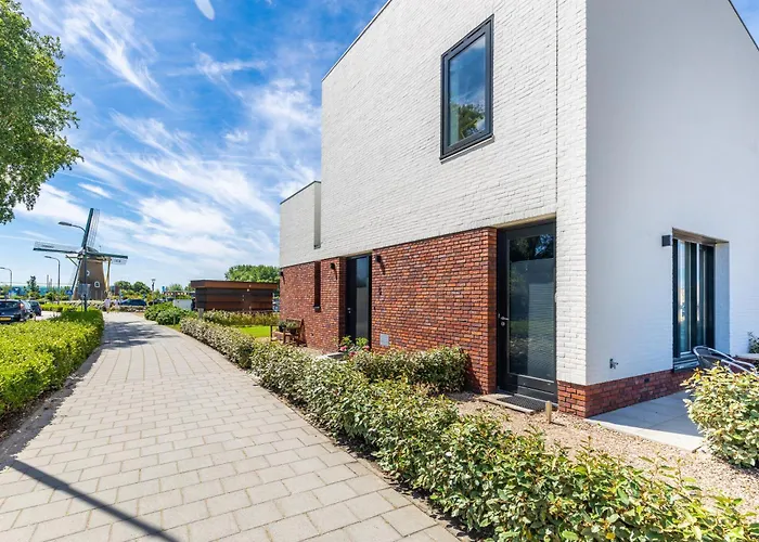 Roosjesweg 2 Luxe studio 400 meter van strand met parkeerplaats Domburg