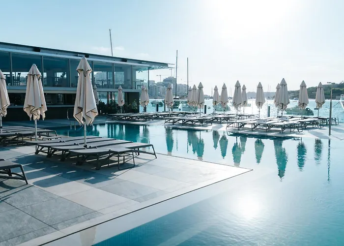 Blubay Apartments By St Hotels