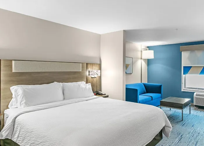 Nokomis City Center Hotels