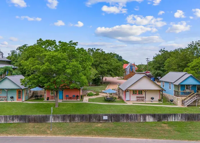 Blanco Riverside Cottages