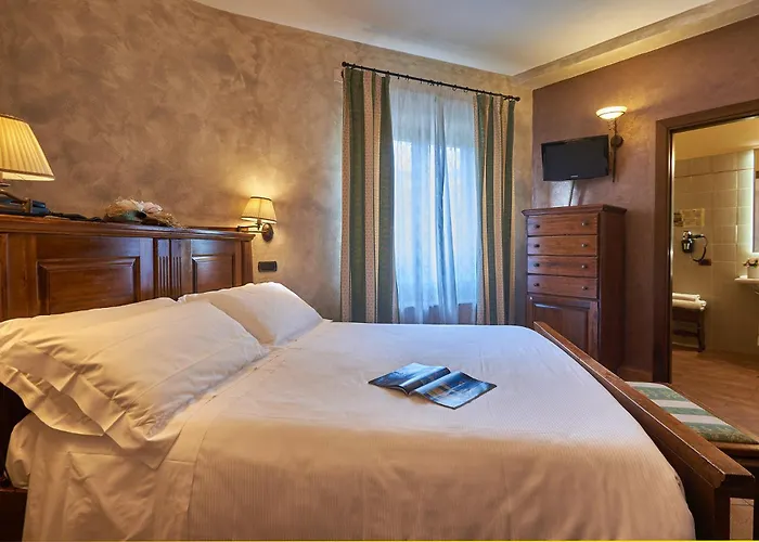 Hotel Casanova - Wellness Center La Grotta Etrusca San Quirico dʼOrcia