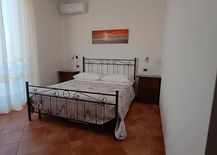 B&B Il Girasole - Rooms & House In Country - Air Conditioned - 1500 Meters From Historic Center